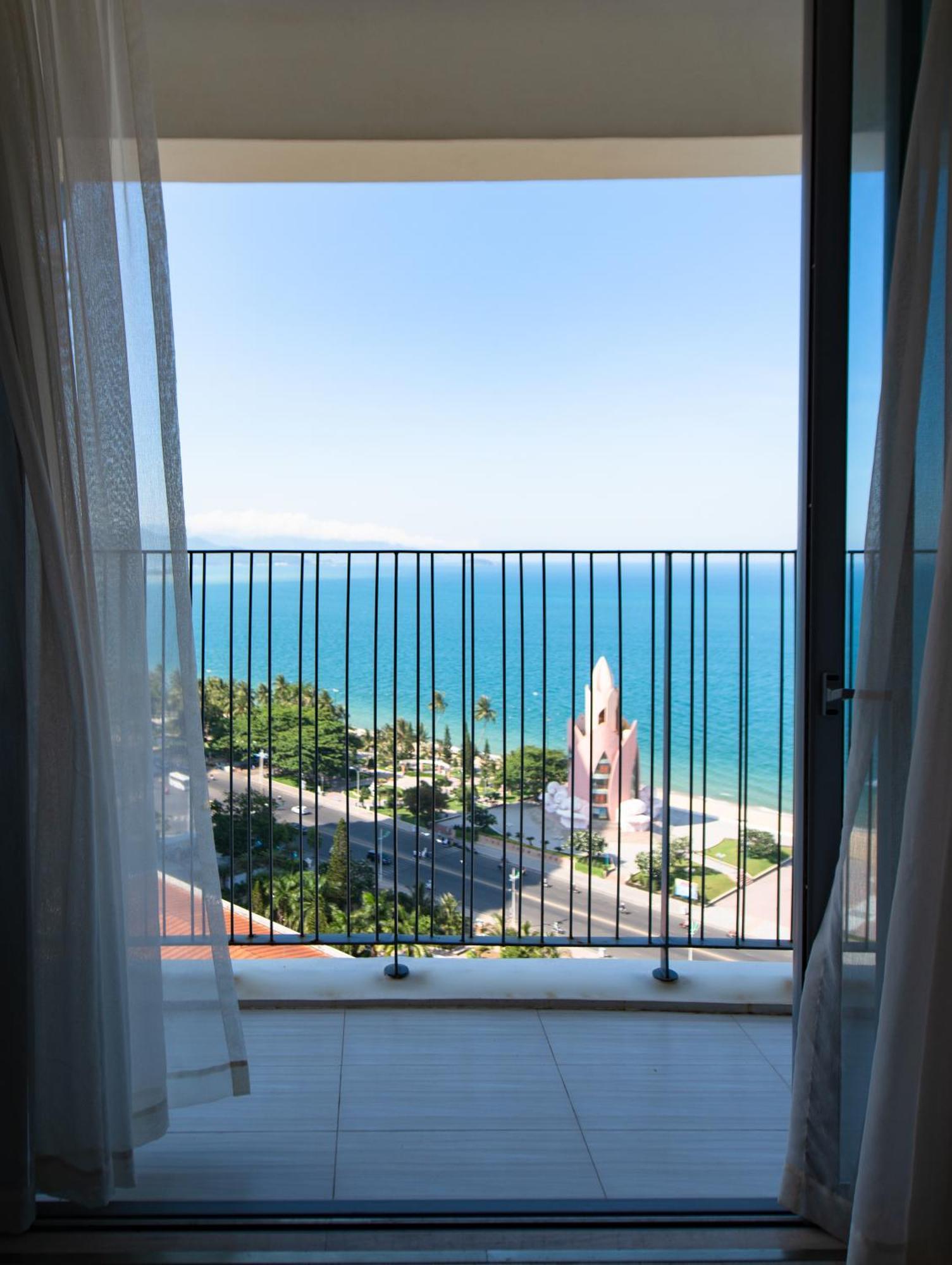 Panorama Condotel By Hlg Nha Trang Exterior photo